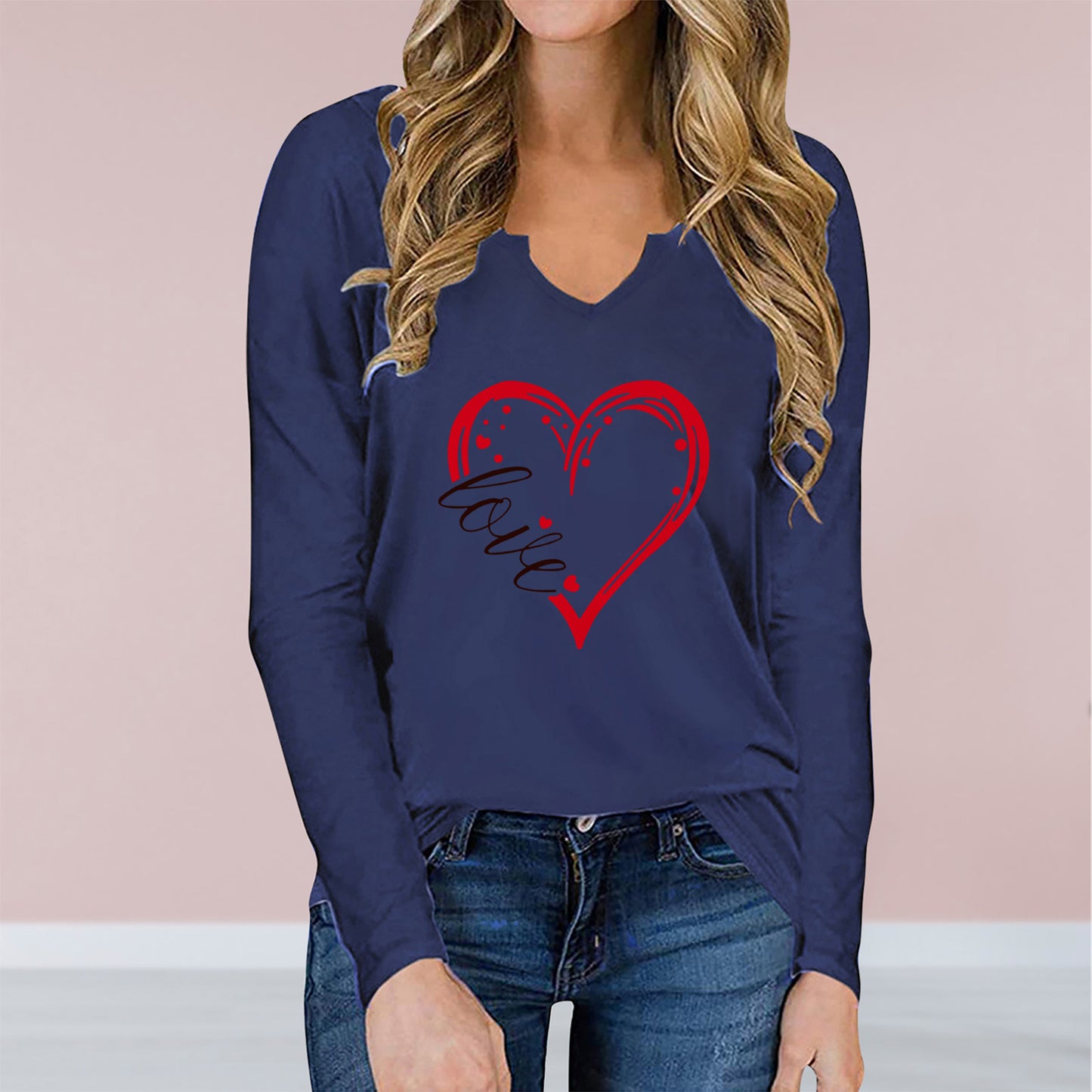 V-neck T-shirt with Valentine's Day print